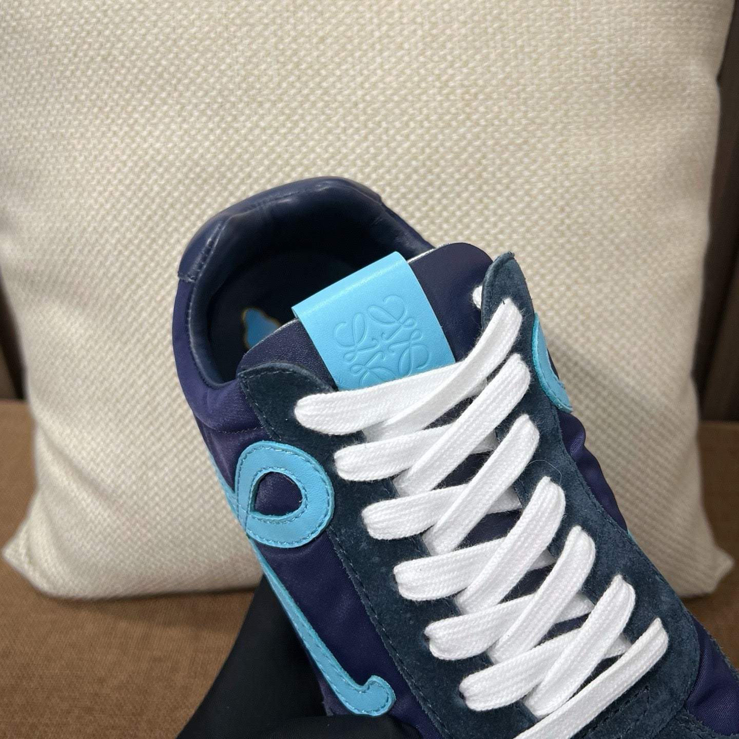 로에베 발레 러너 2.0 스니커즈