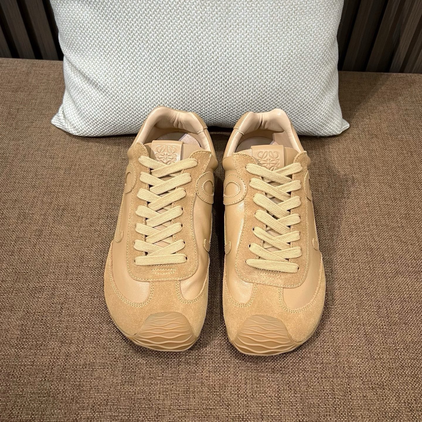 로에베 발레 러너 2.0 스니커즈