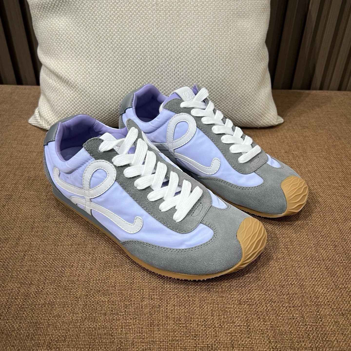 로에베 발레 러너 2.0 스니커즈