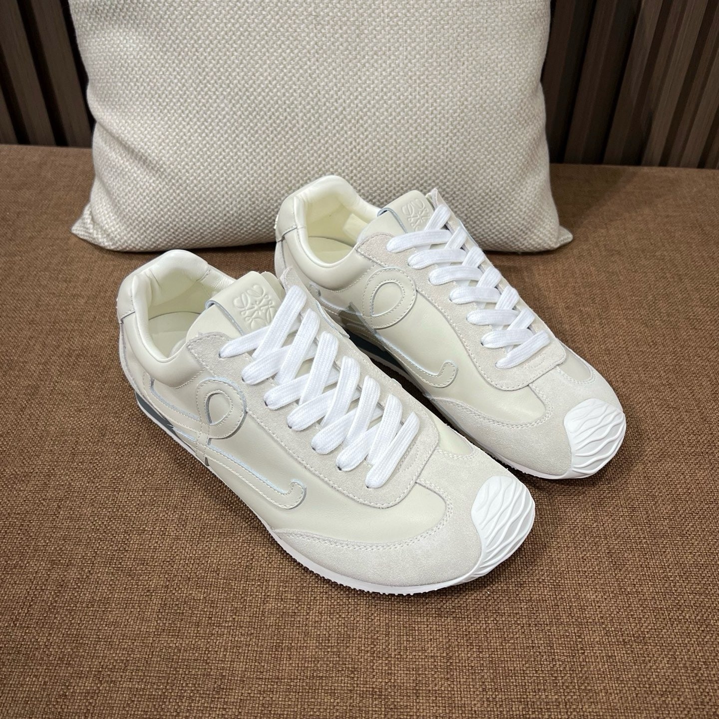 로에베 발레 러너 2.0 스니커즈