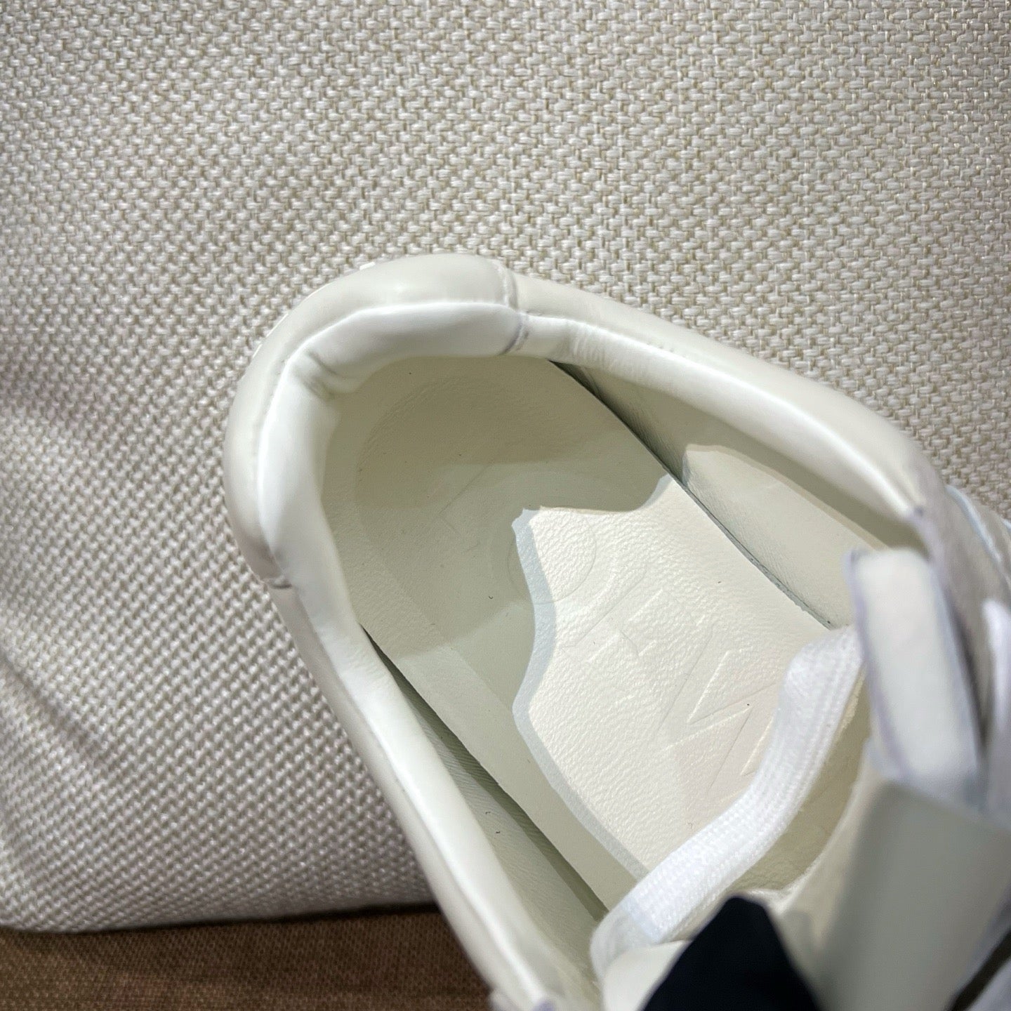 로에베 발레 러너 2.0 스니커즈