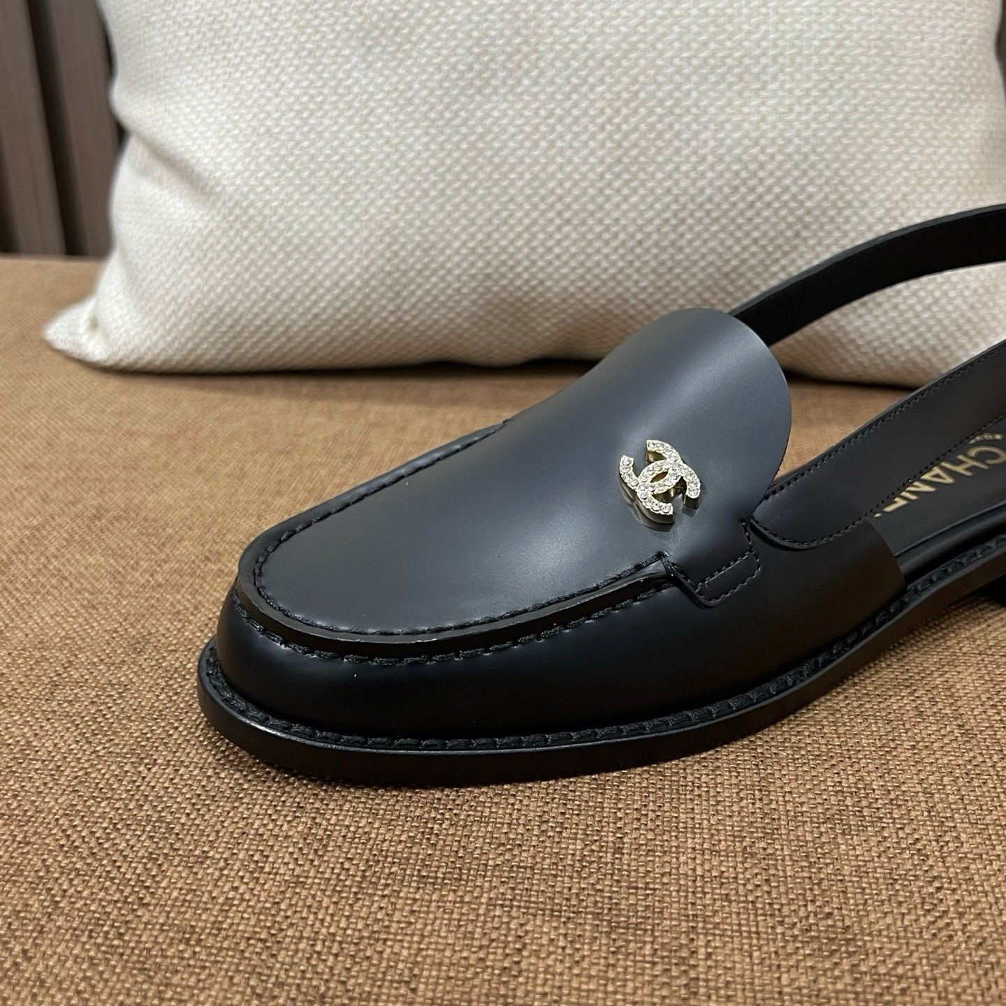 샤넬 큐빅 CC 로고  슬링백 로퍼