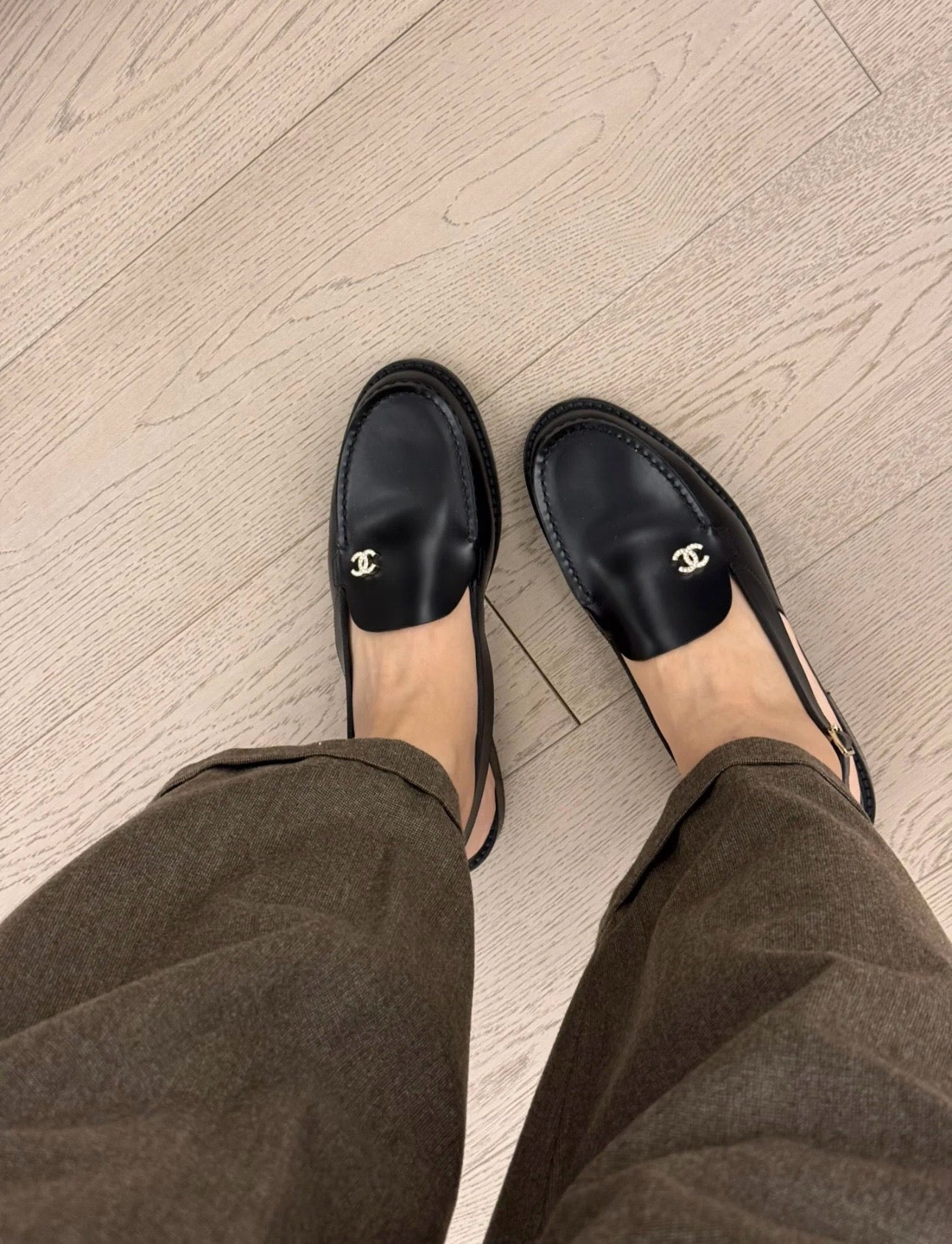 샤넬 큐빅 CC 로고  슬링백 로퍼
