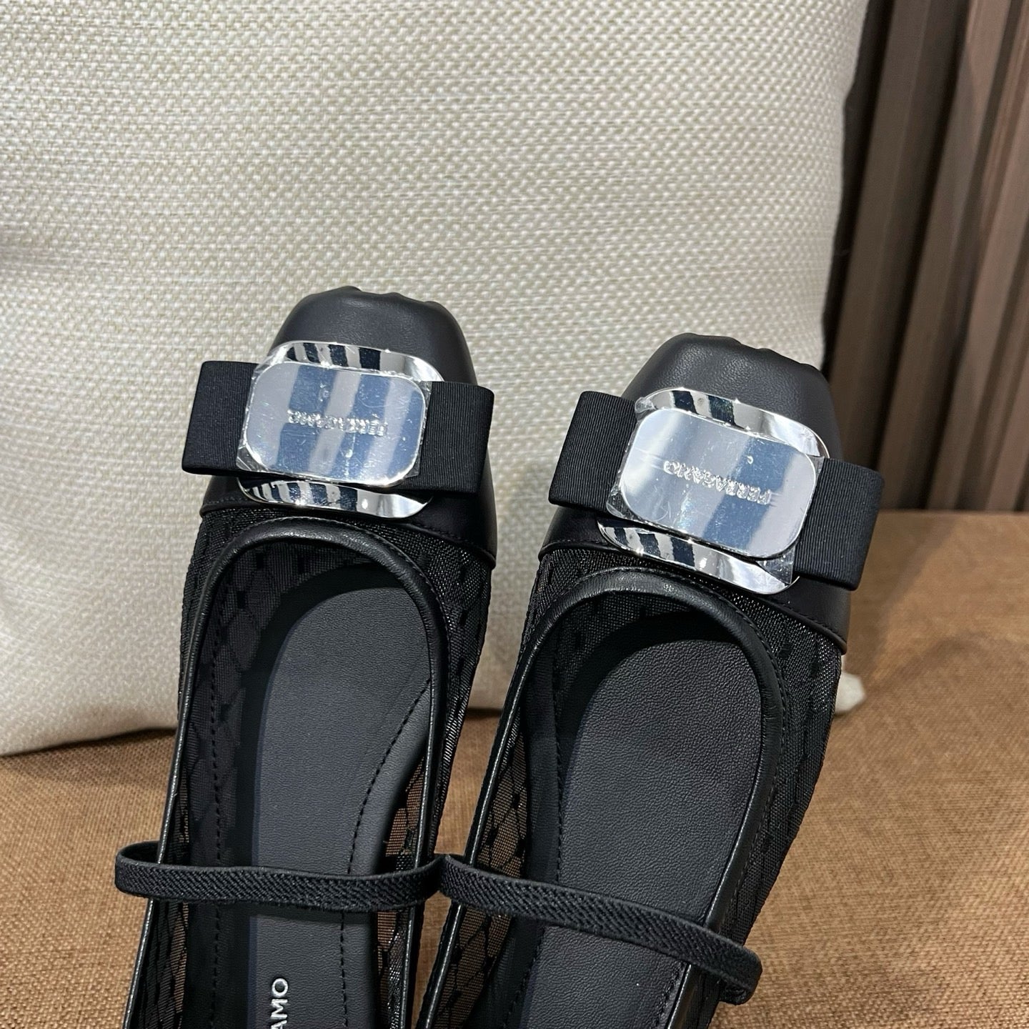 페라가모 바라 플레이트 메쉬 발레리나 플랫