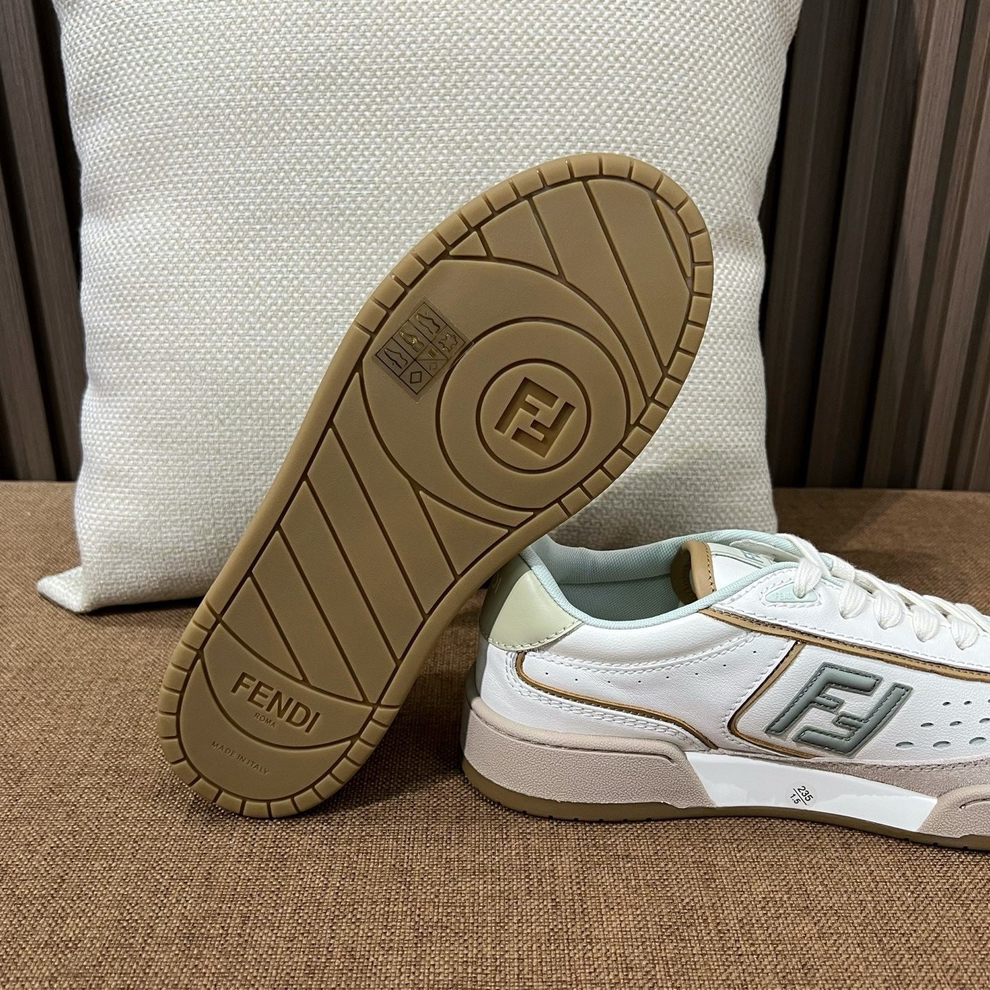 펜디 매치 레이스업 스니커즈