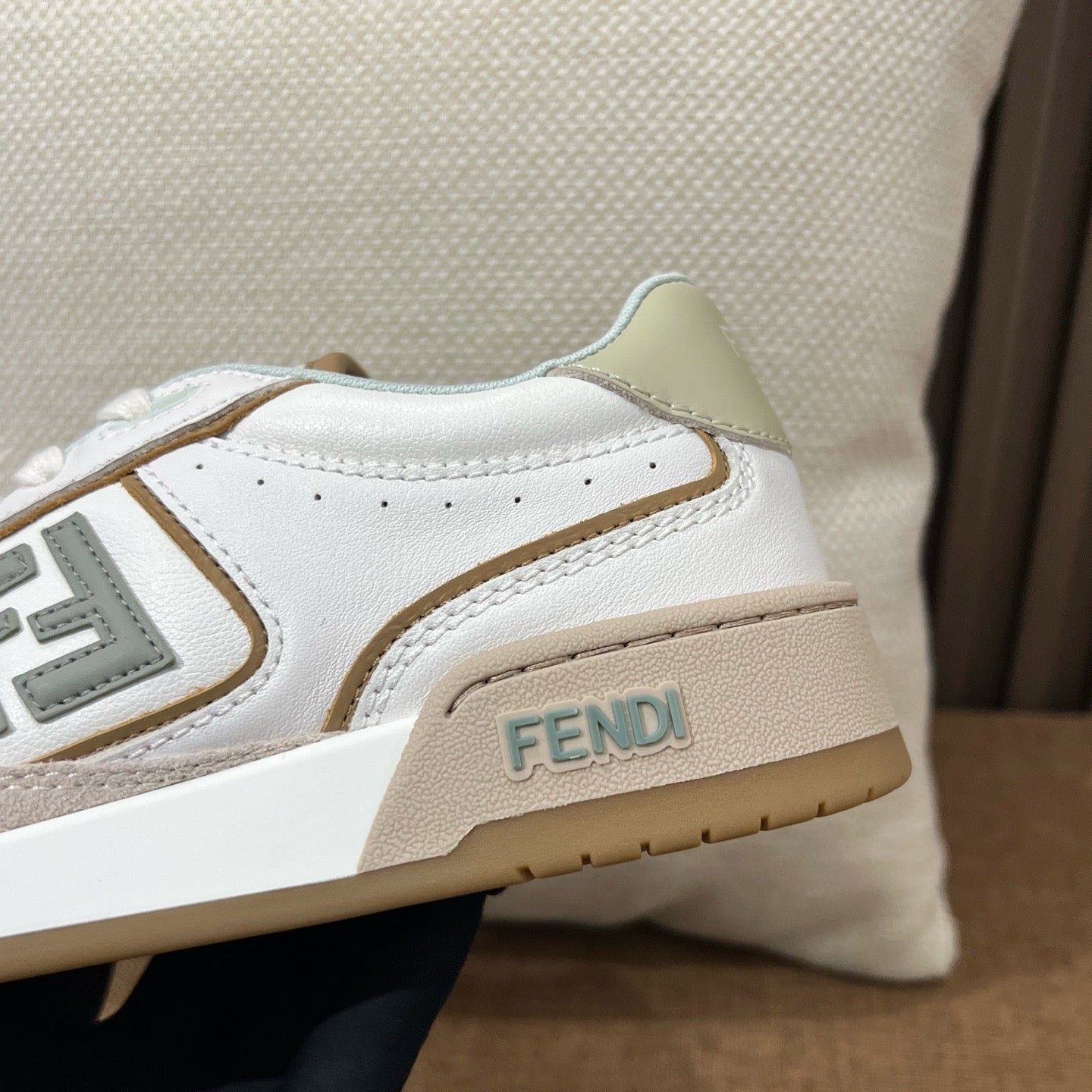 펜디 매치 레이스업 스니커즈