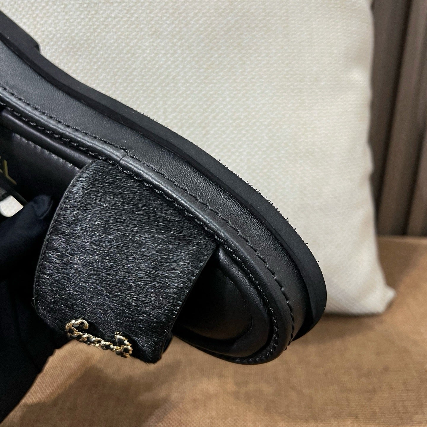 샤넬 CC 로고 샌들