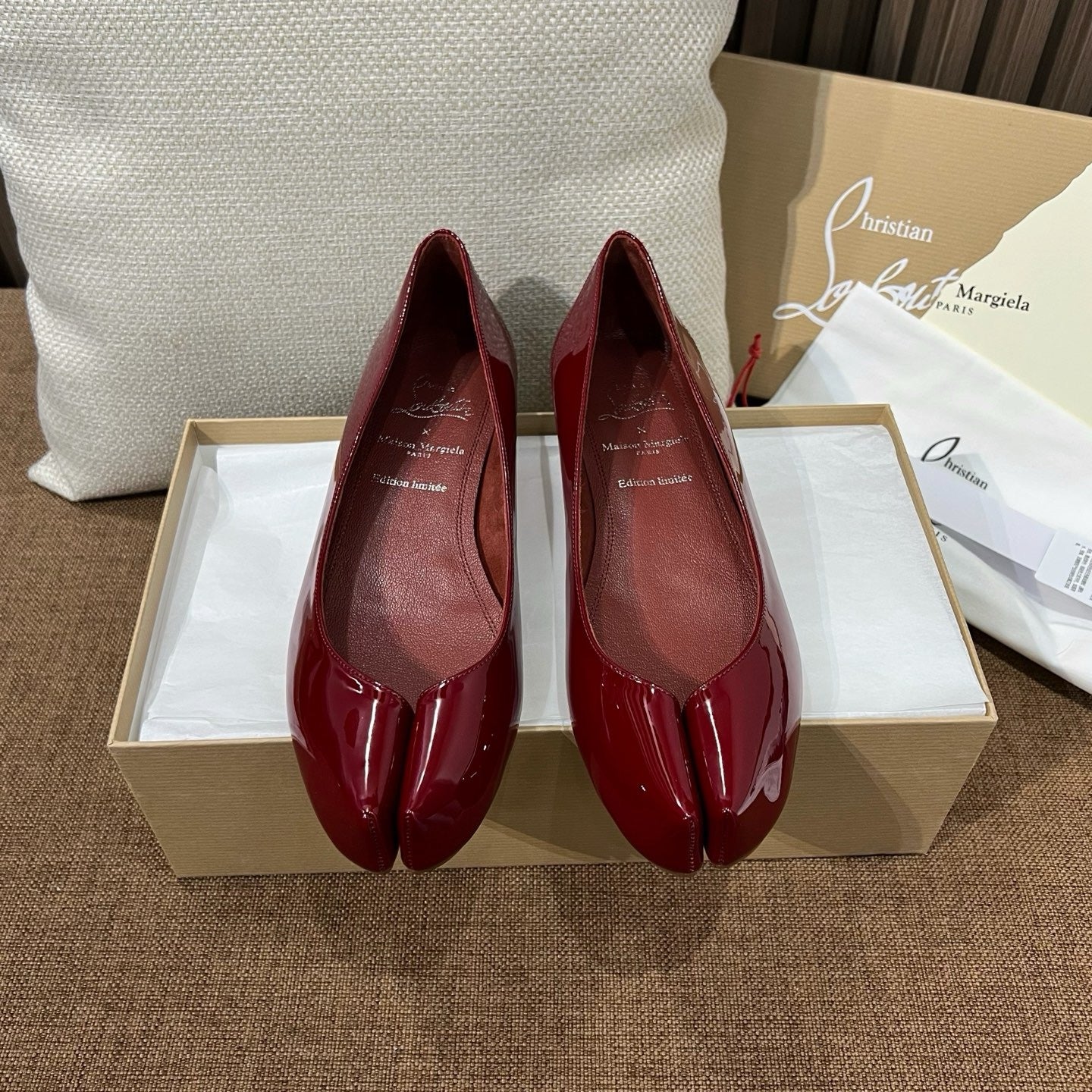 메종 마르지엘라 X 크리스찬 루부탱 플랫 슈즈