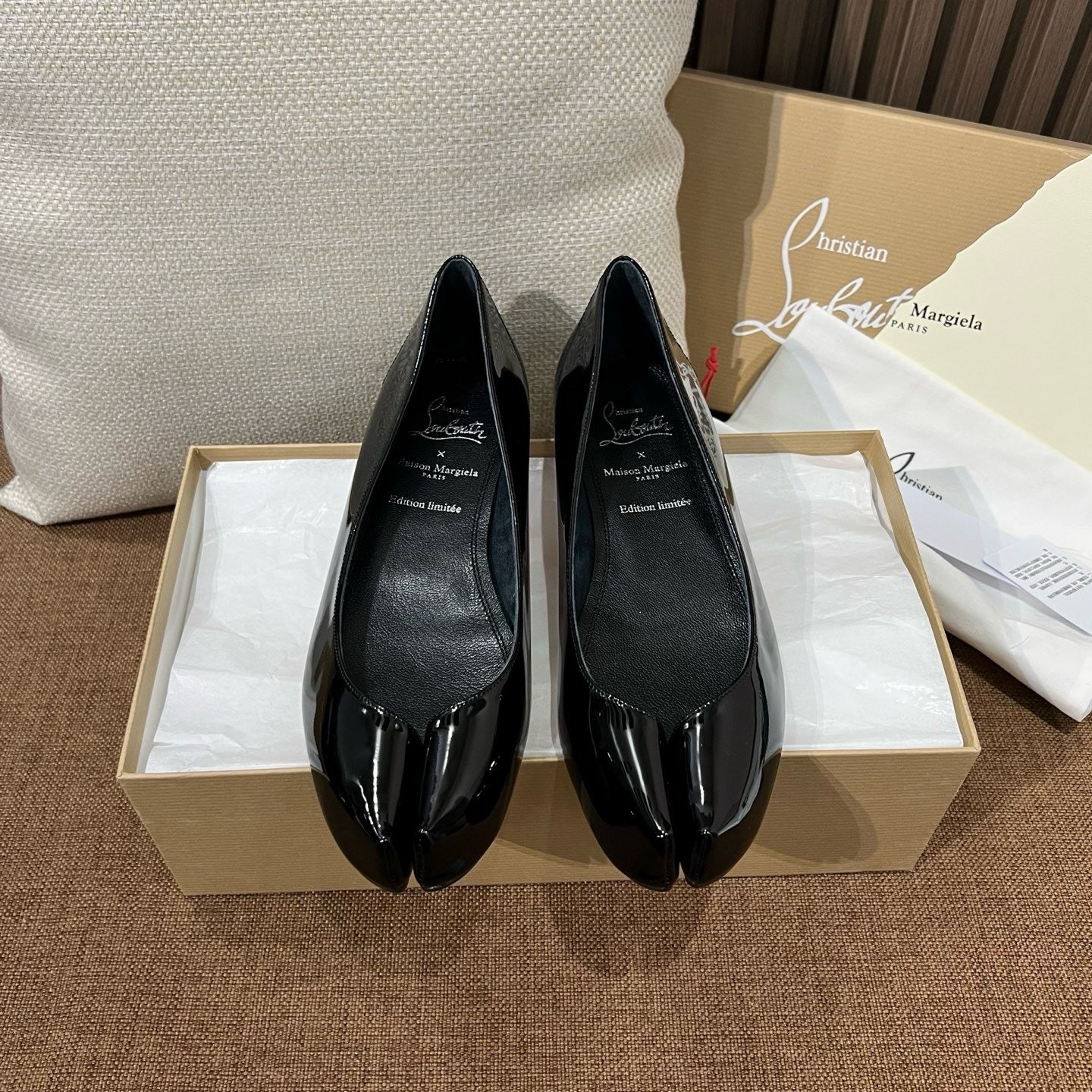 메종 마르지엘라 X 크리스찬 루부탱 플랫 슈즈
