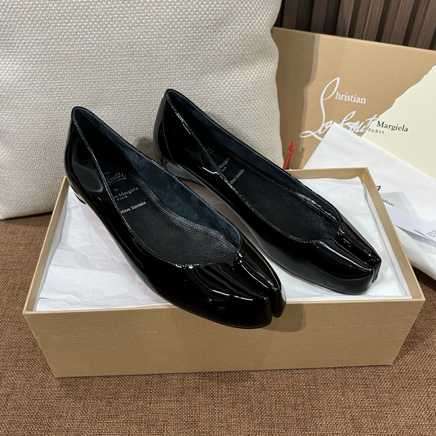 메종 마르지엘라 X 크리스찬 루부탱 플랫 슈즈