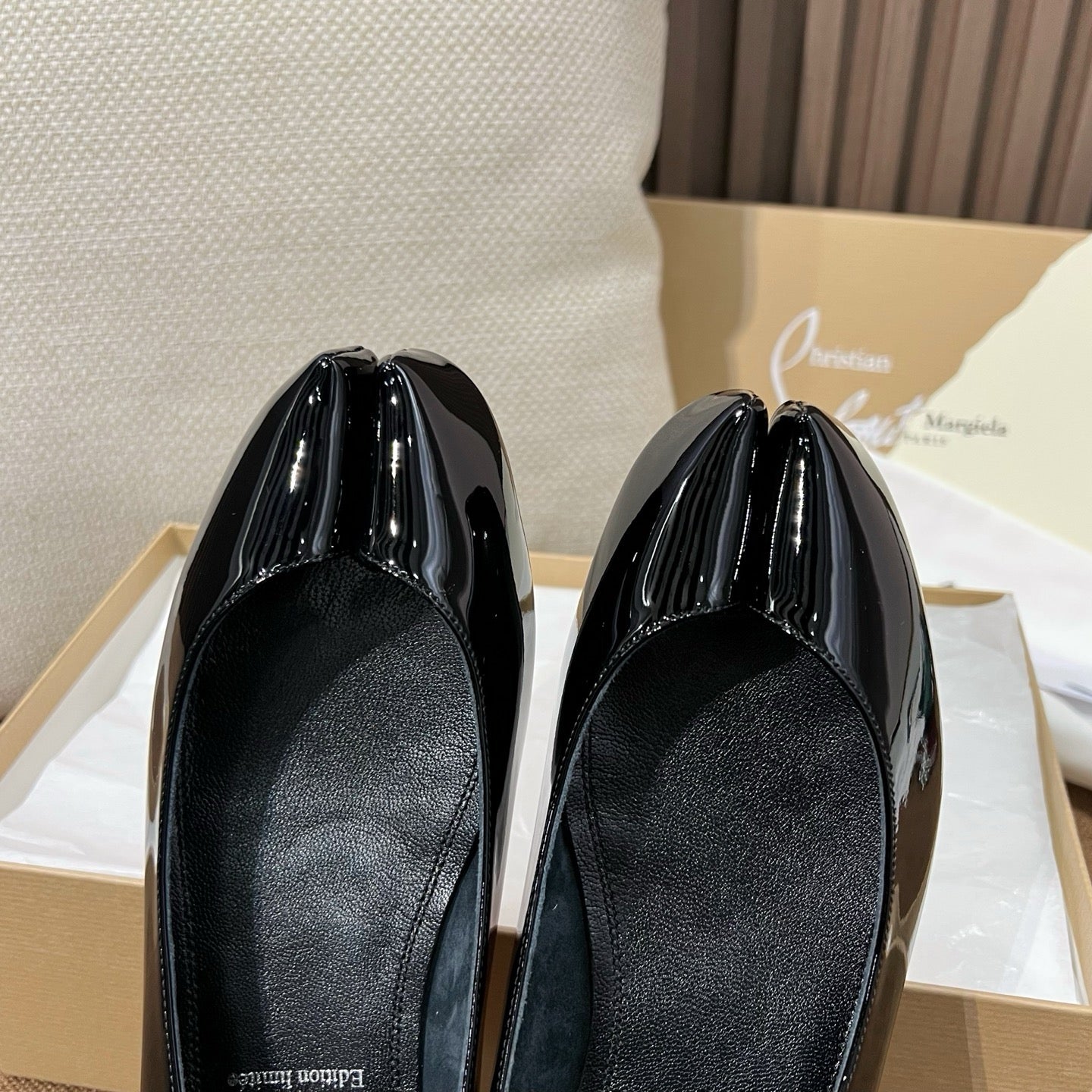 메종 마르지엘라 X 크리스찬 루부탱 플랫 슈즈