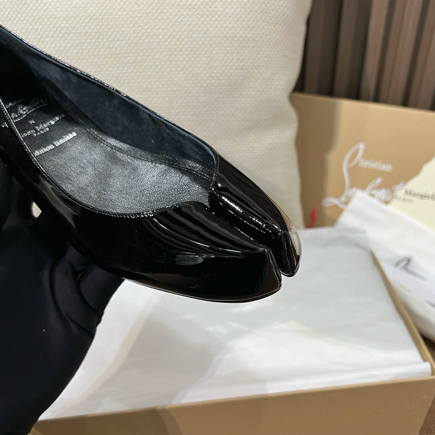 메종 마르지엘라 X 크리스찬 루부탱 플랫 슈즈