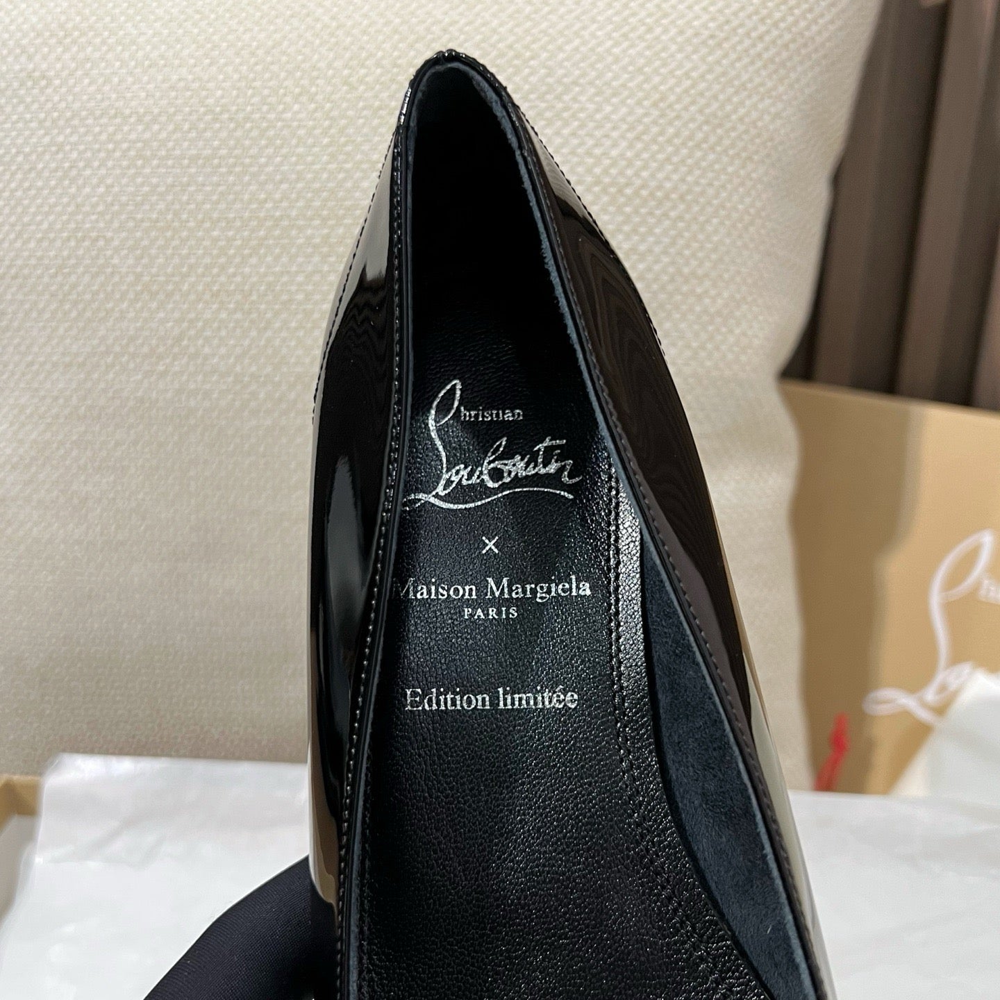 메종 마르지엘라 X 크리스찬 루부탱 플랫 슈즈