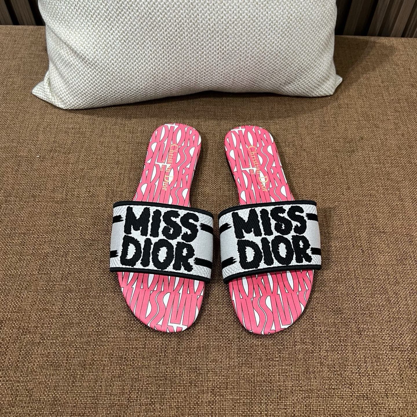 디올 미스디올 디웨이 슬라이드 뮬