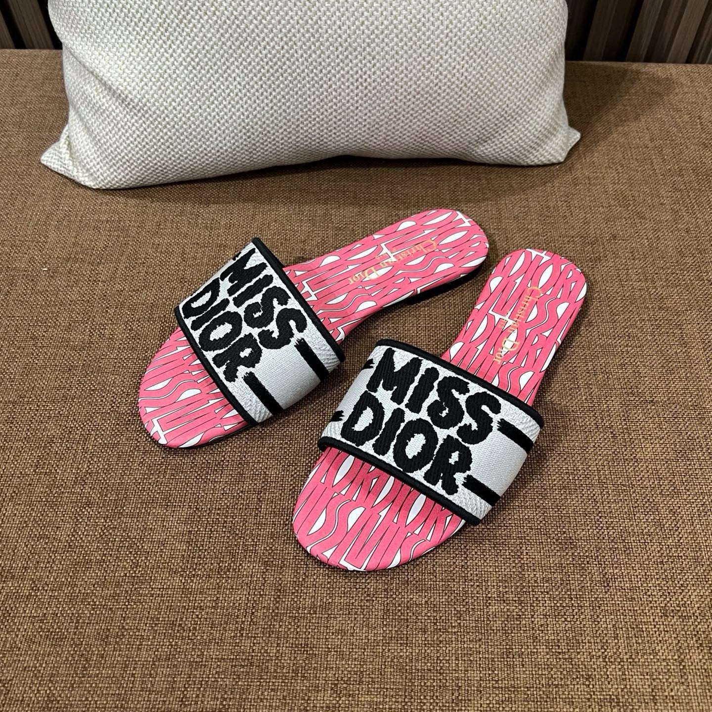 디올 미스디올 디웨이 슬라이드 뮬