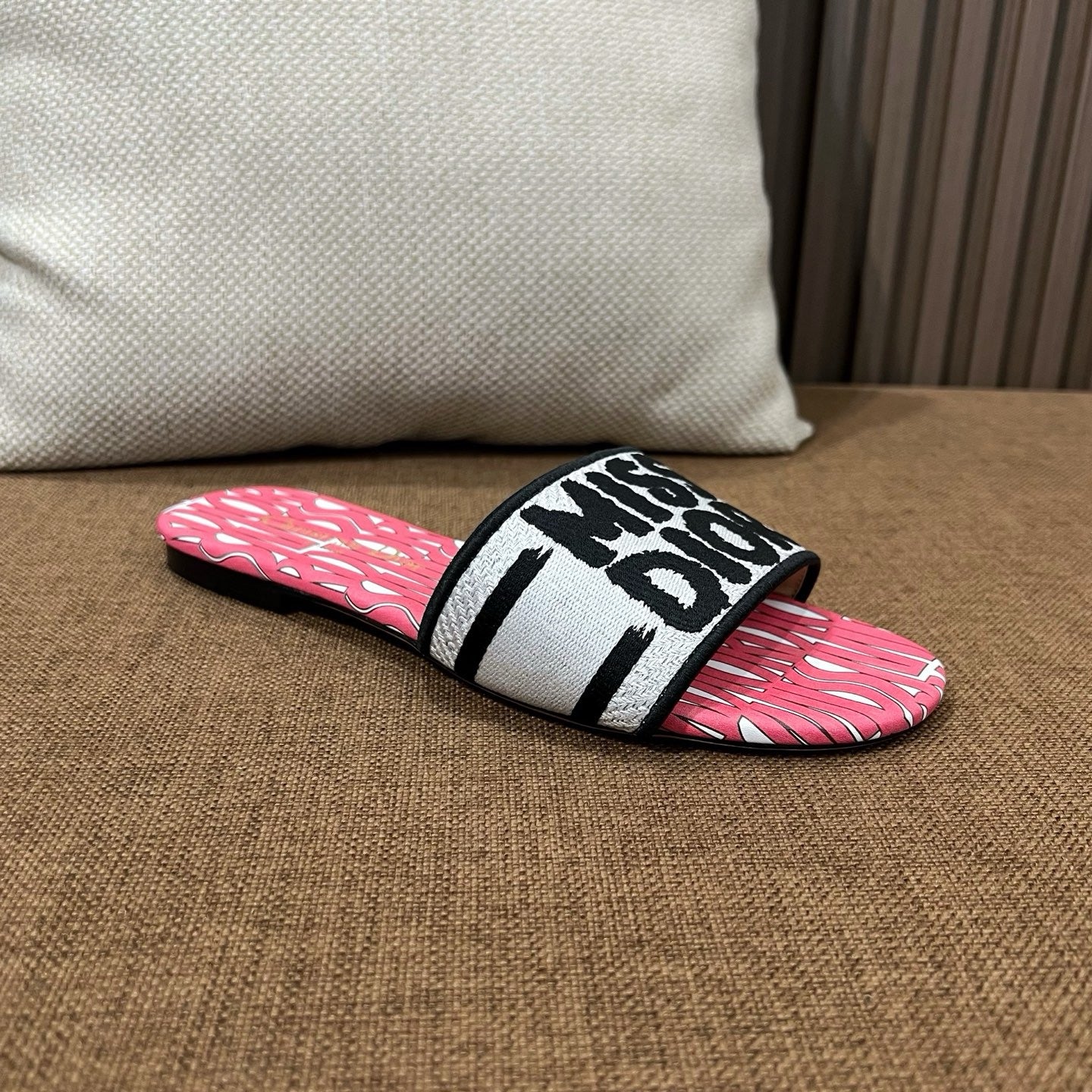 디올 미스디올 디웨이 슬라이드 뮬