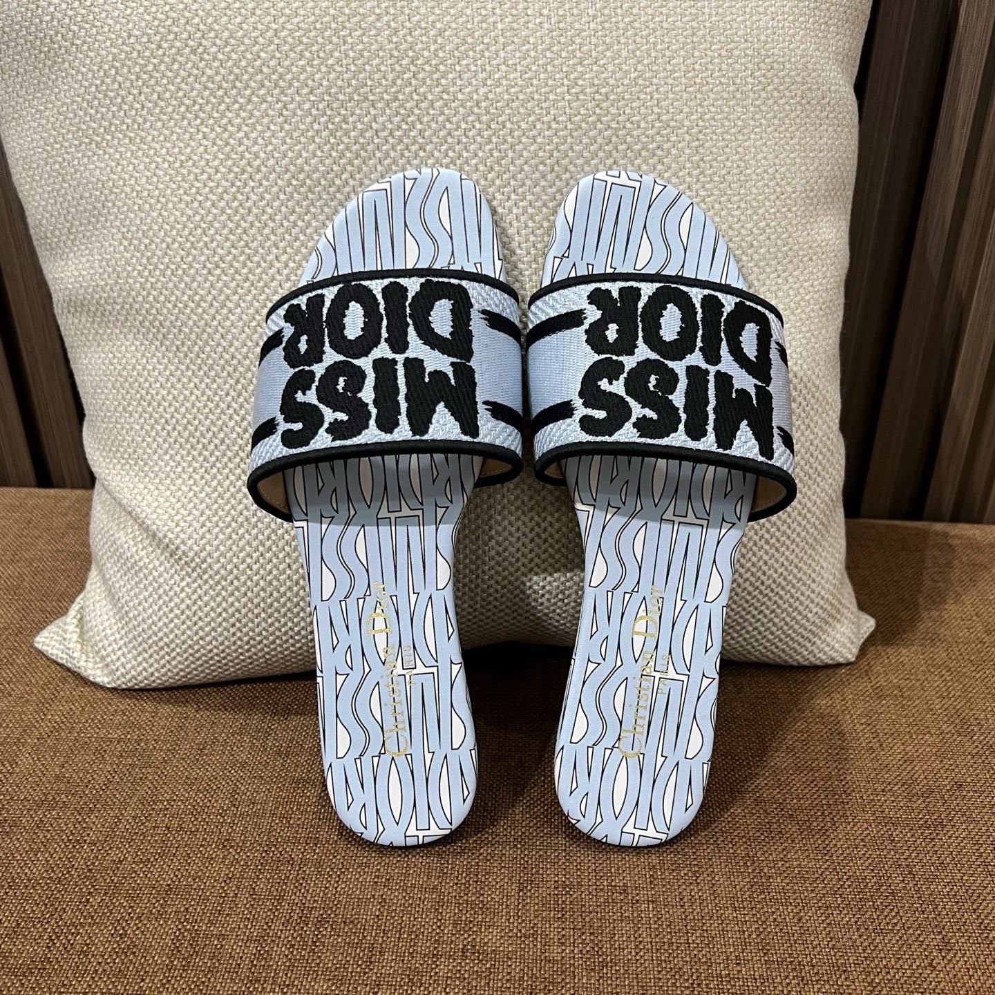 디올 미스디올 디웨이 슬라이드 뮬