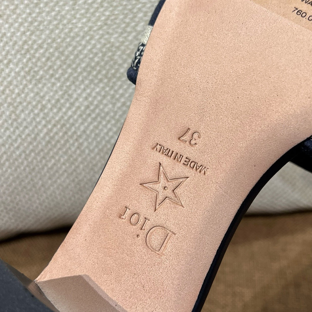 디올 디웨이 뮬 힐