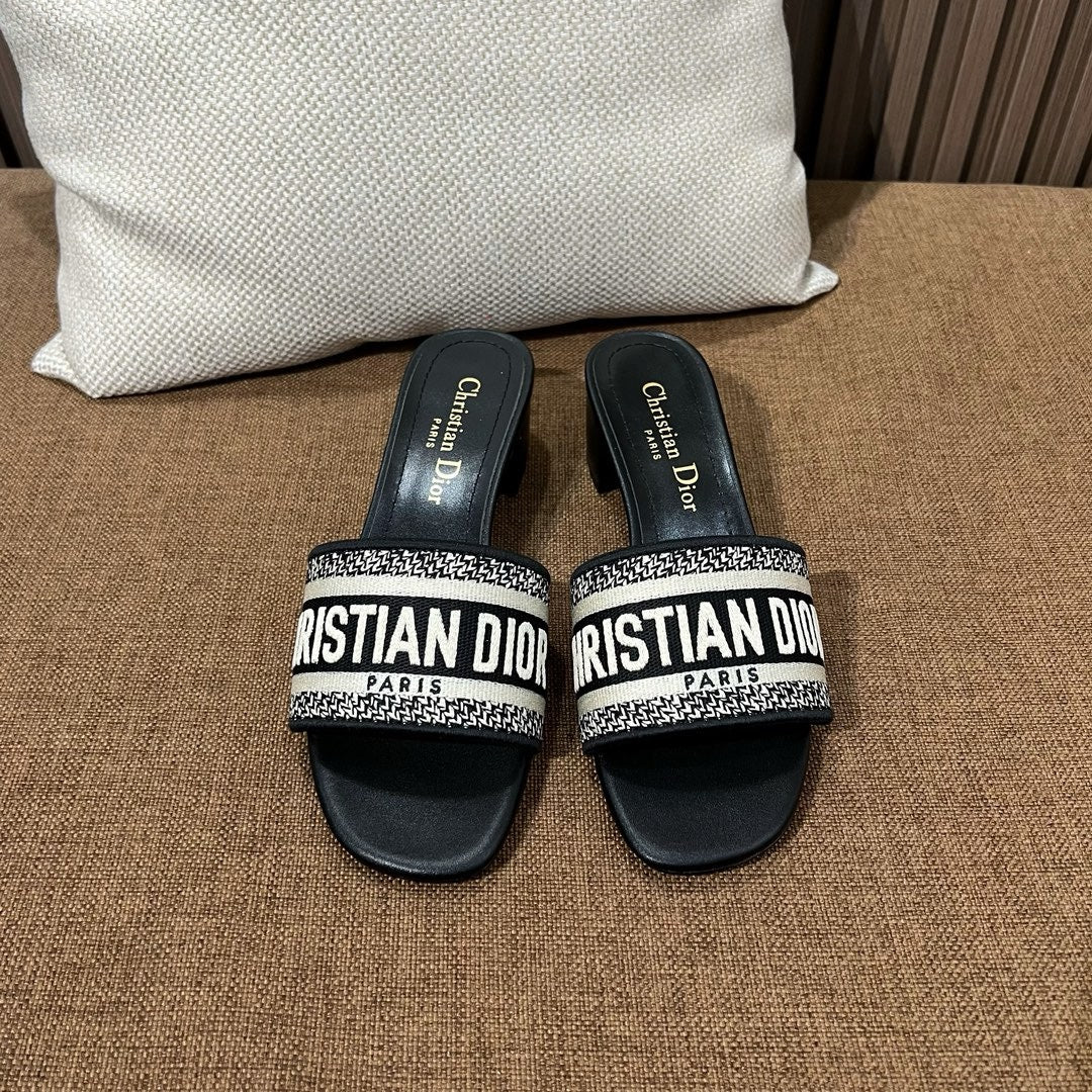 디올 디웨이 뮬 힐