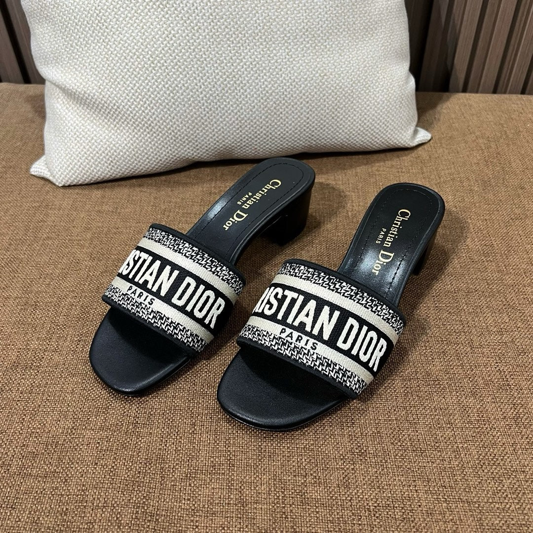 디올 디웨이 뮬 힐