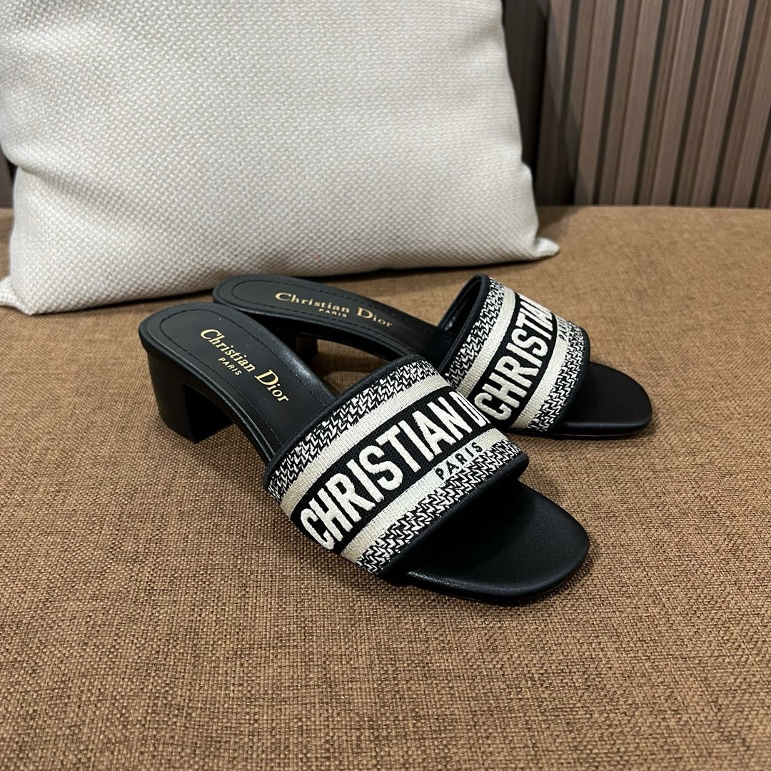 디올 디웨이 뮬 힐