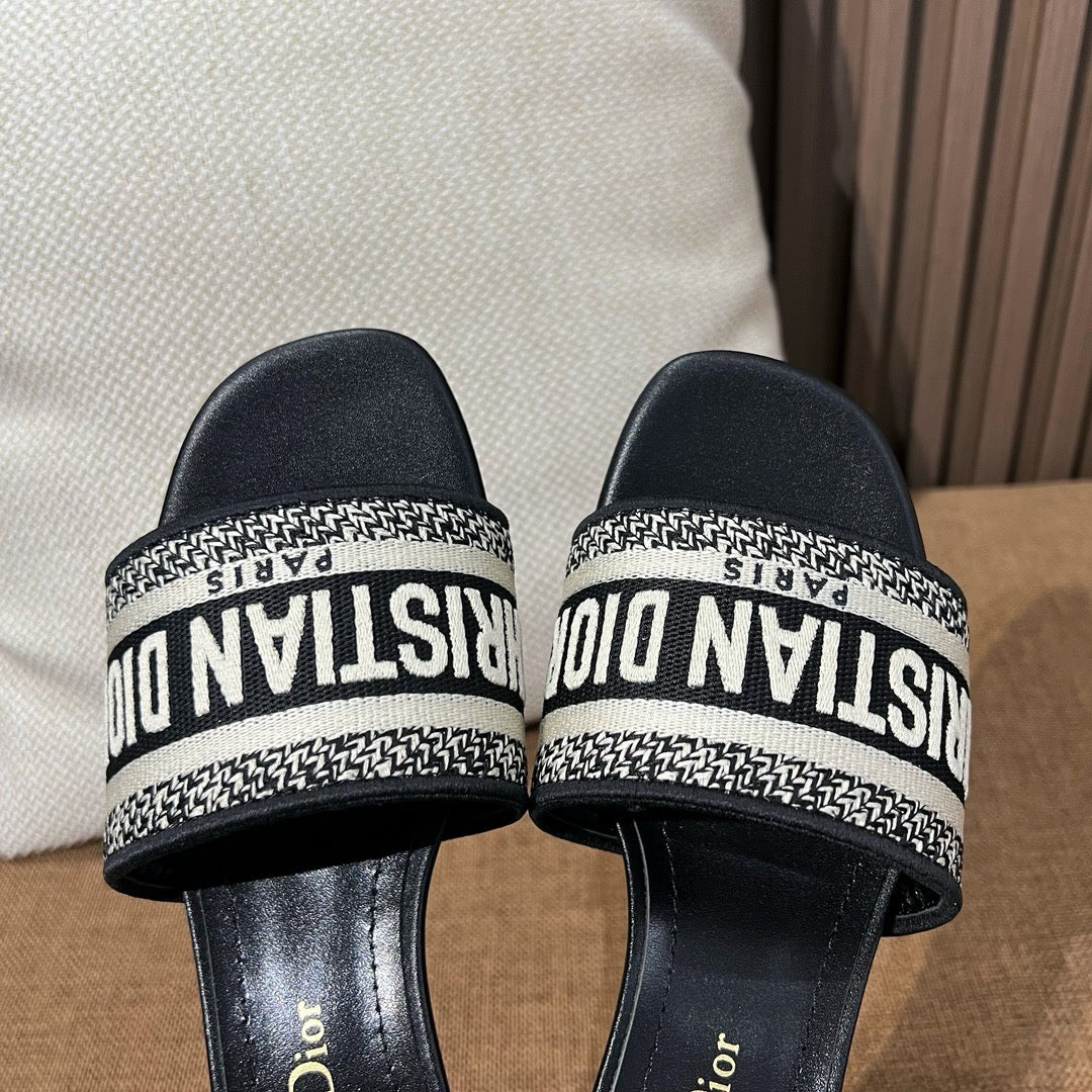 디올 디웨이 뮬 힐