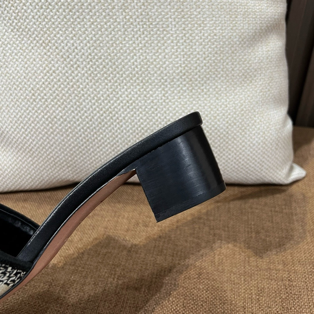 디올 디웨이 뮬 힐