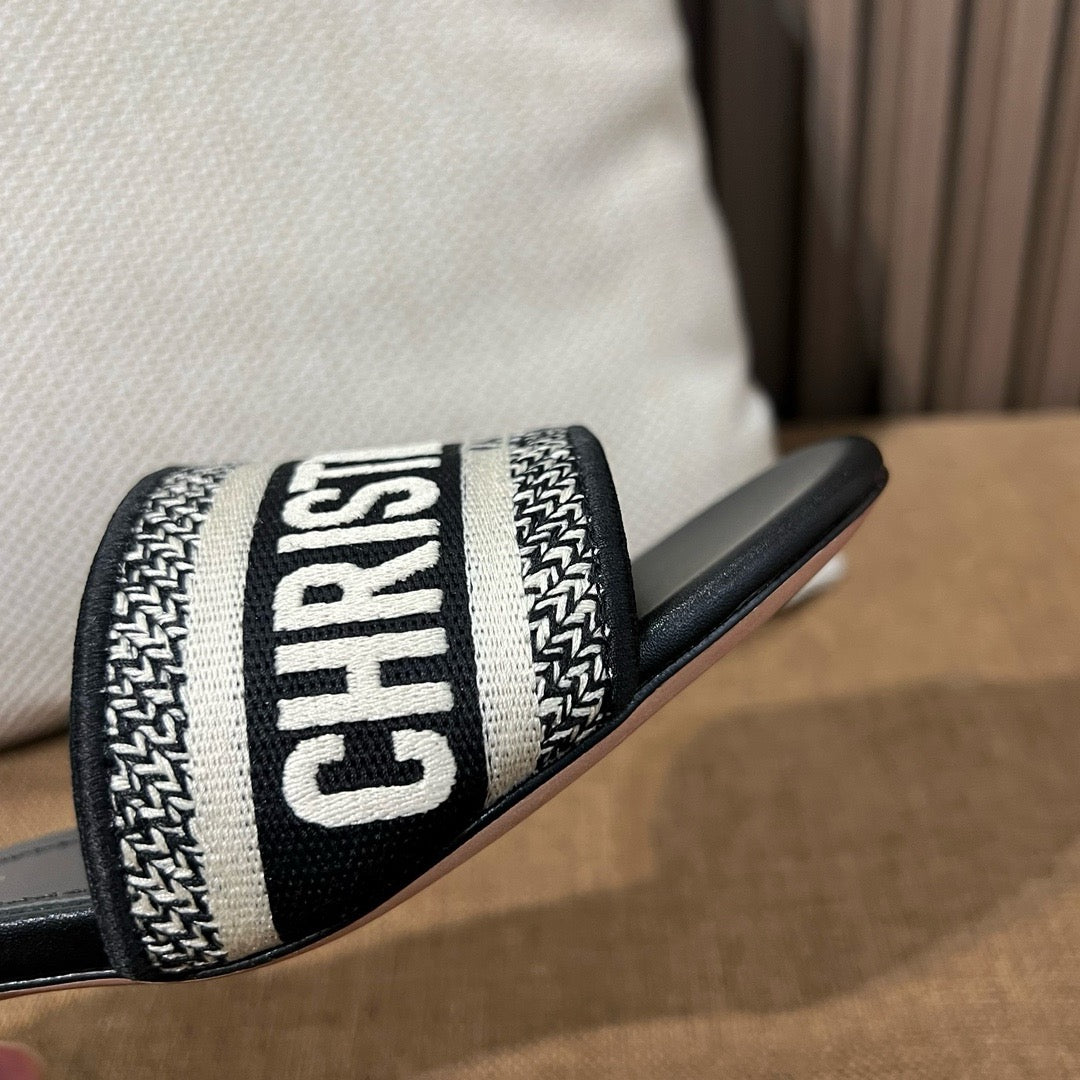 디올 디웨이 뮬 힐