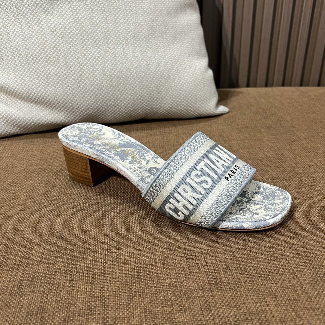 디올 디웨이 뮬 힐