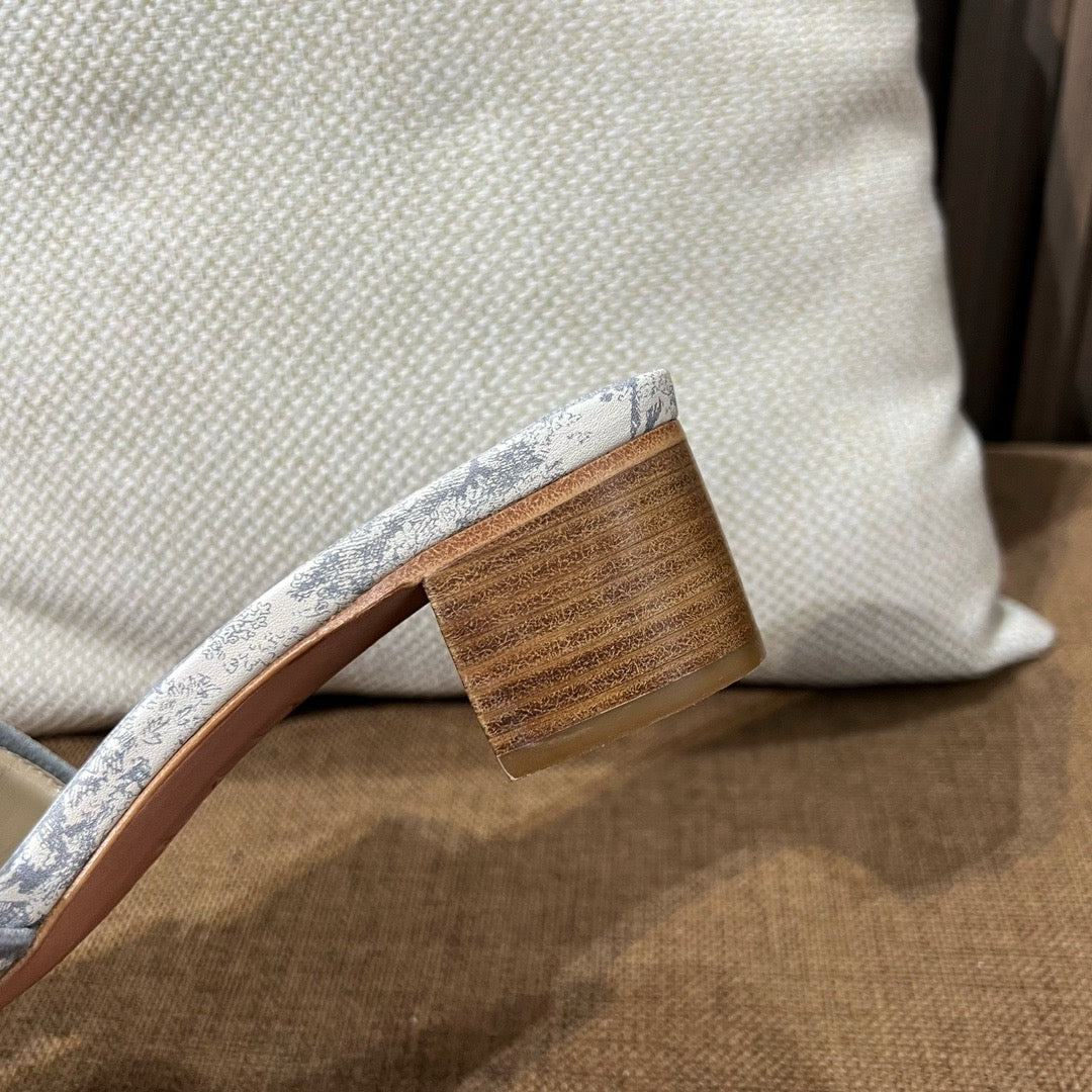 디올 디웨이 뮬 힐