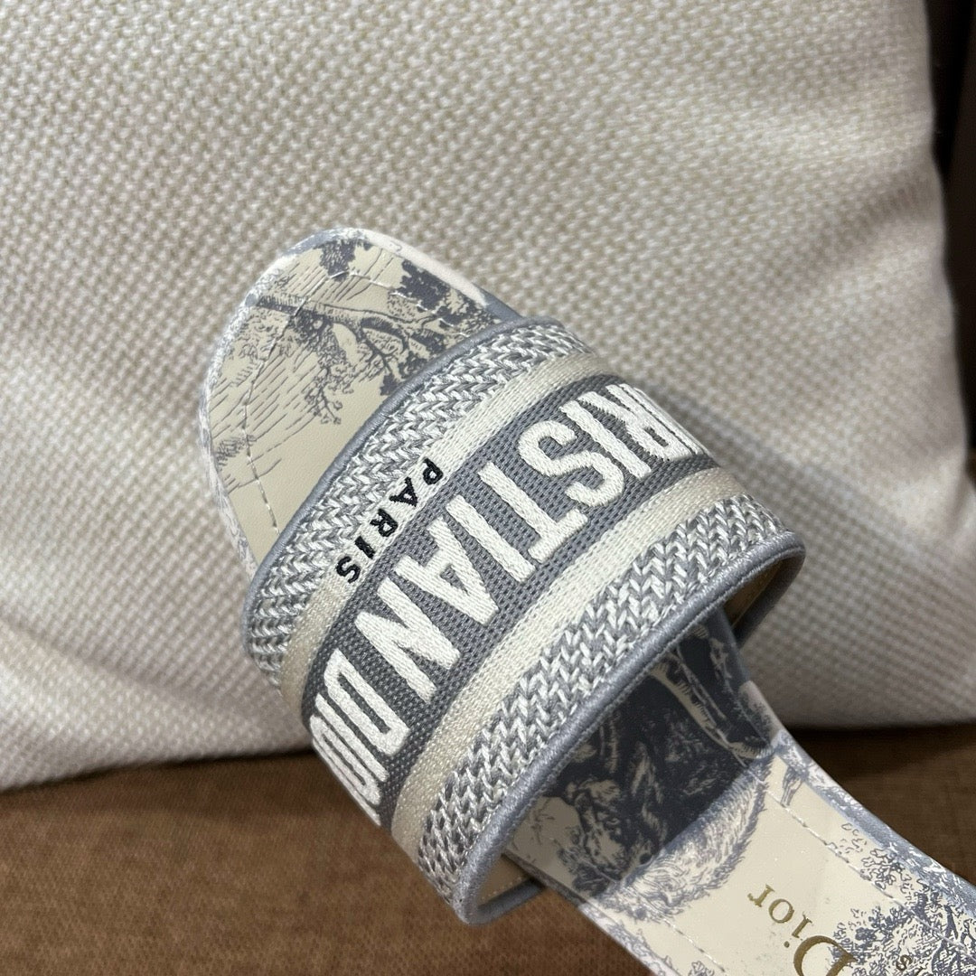 디올 디웨이 뮬 힐