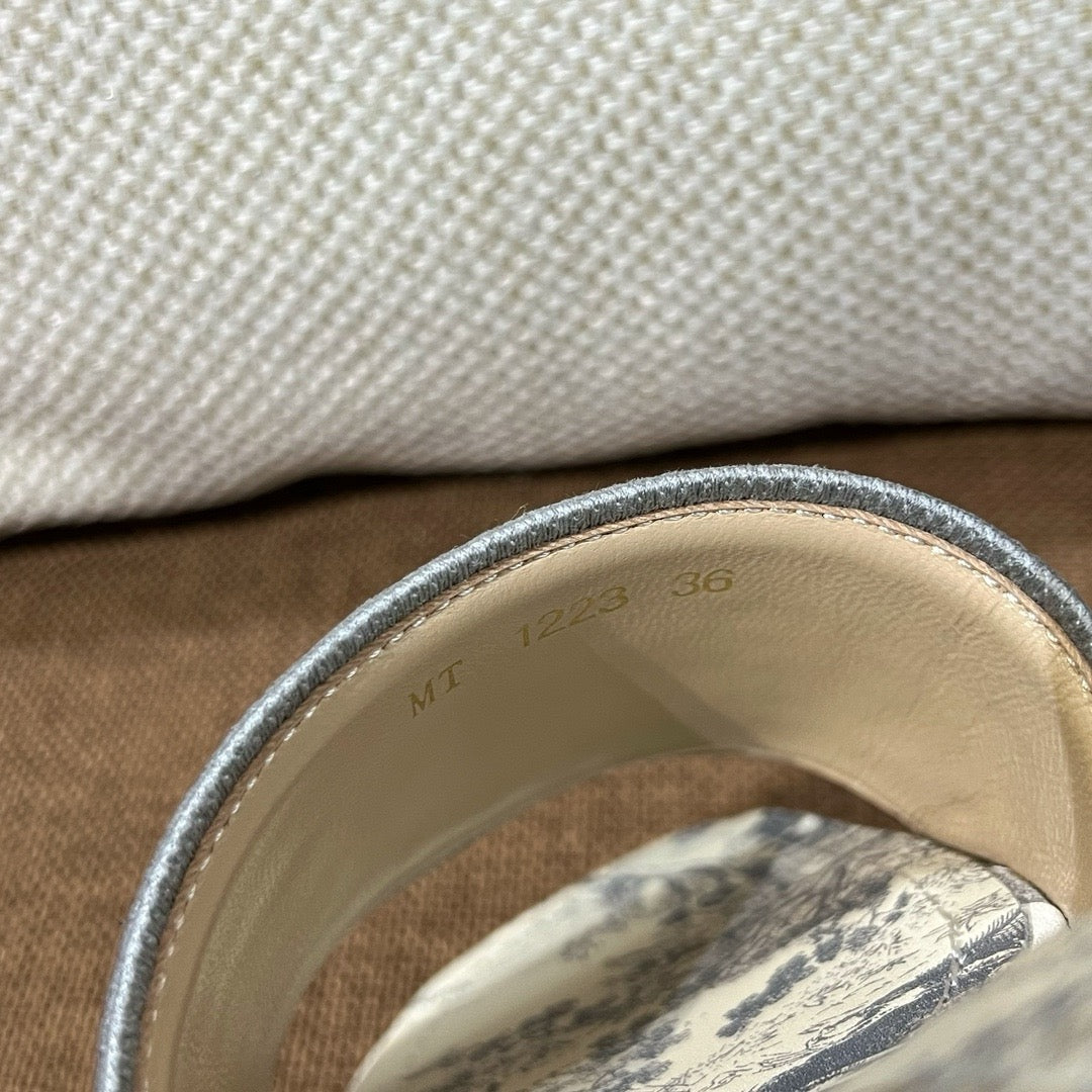 디올 디웨이 뮬 힐