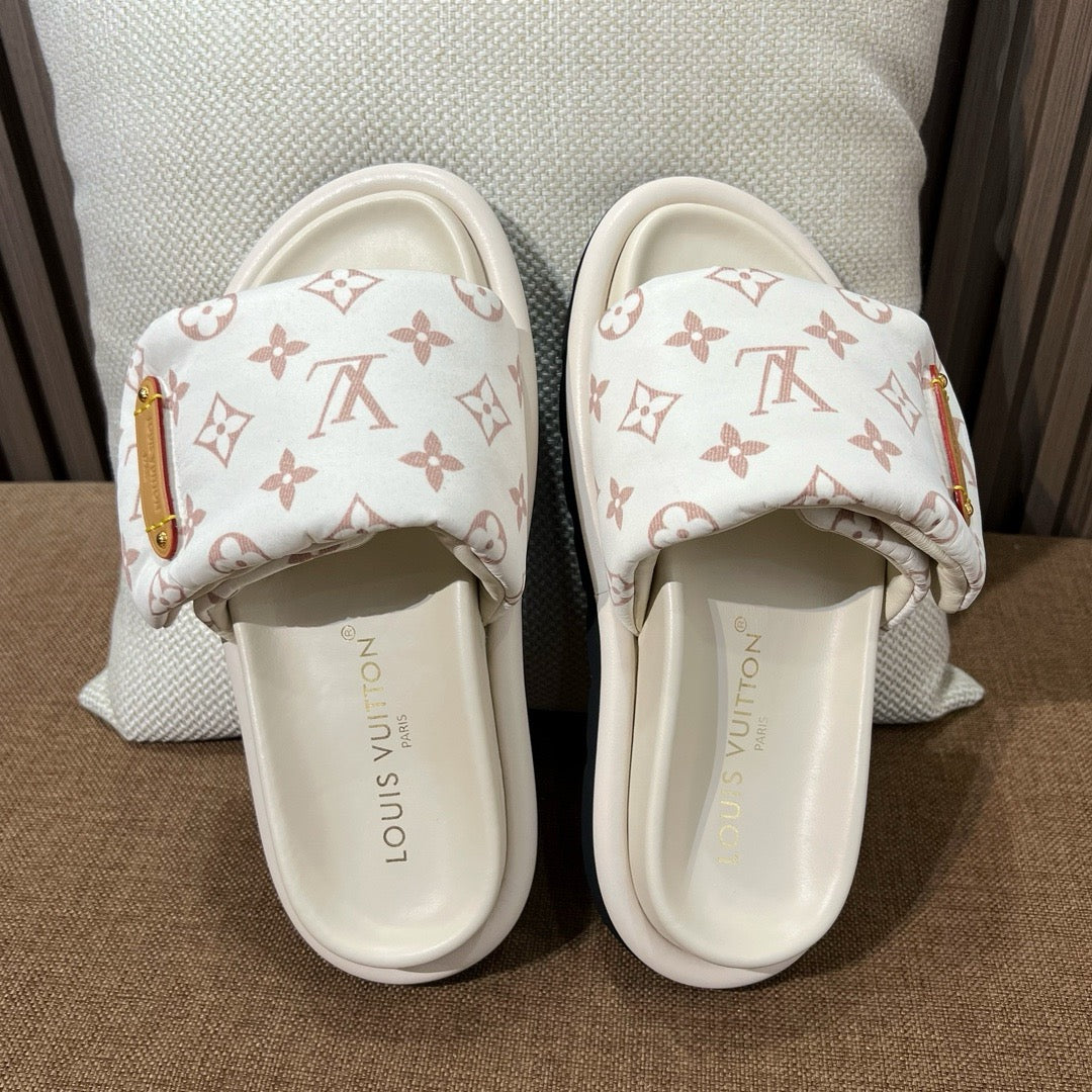 루이비통 풀 필로우 플랫 컴포트 뮬