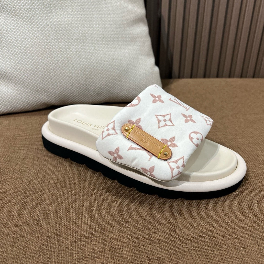 루이비통 풀 필로우 플랫 컴포트 뮬