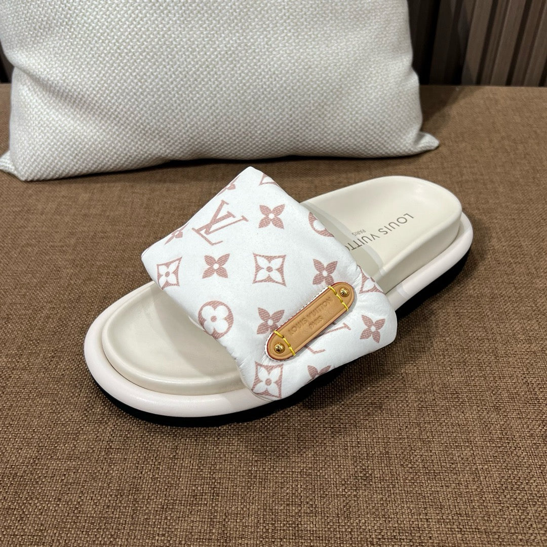 루이비통 풀 필로우 플랫 컴포트 뮬