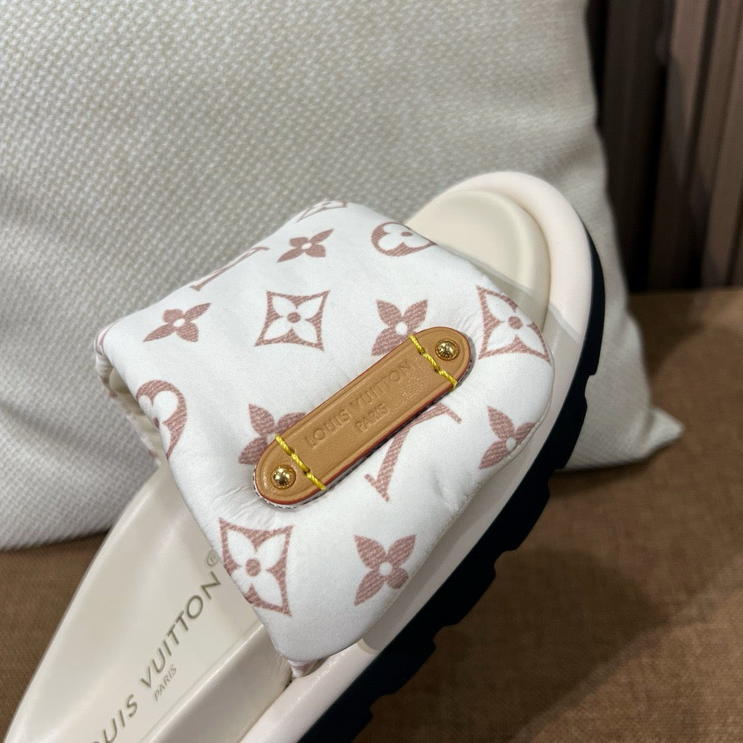 루이비통 풀 필로우 플랫 컴포트 뮬