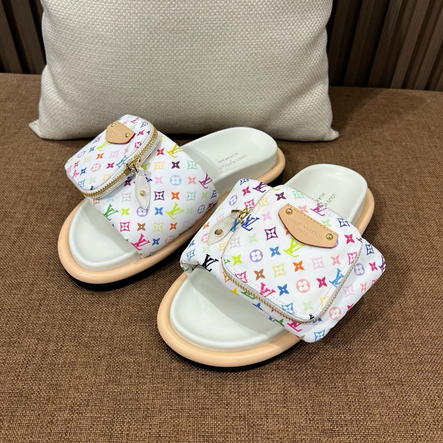 루이비통 X 무라카미 풀 필로우 플랫 컴포트 뮬