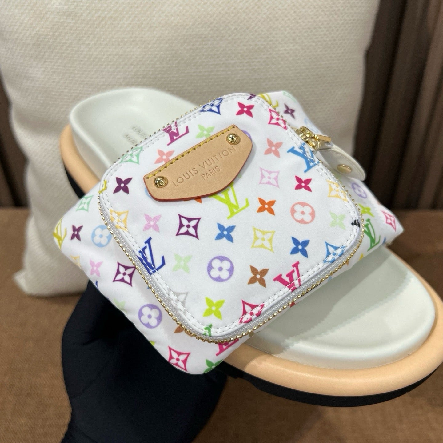 루이비통 X 무라카미 풀 필로우 플랫 컴포트 뮬