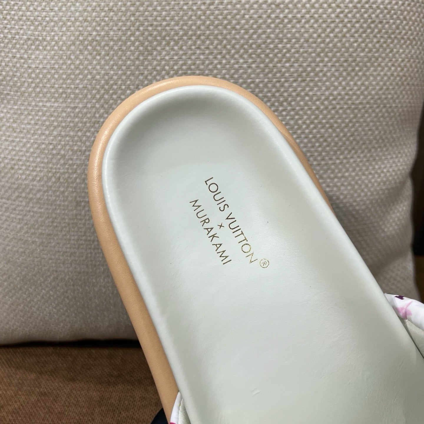 루이비통 X 무라카미 풀 필로우 플랫 컴포트 뮬