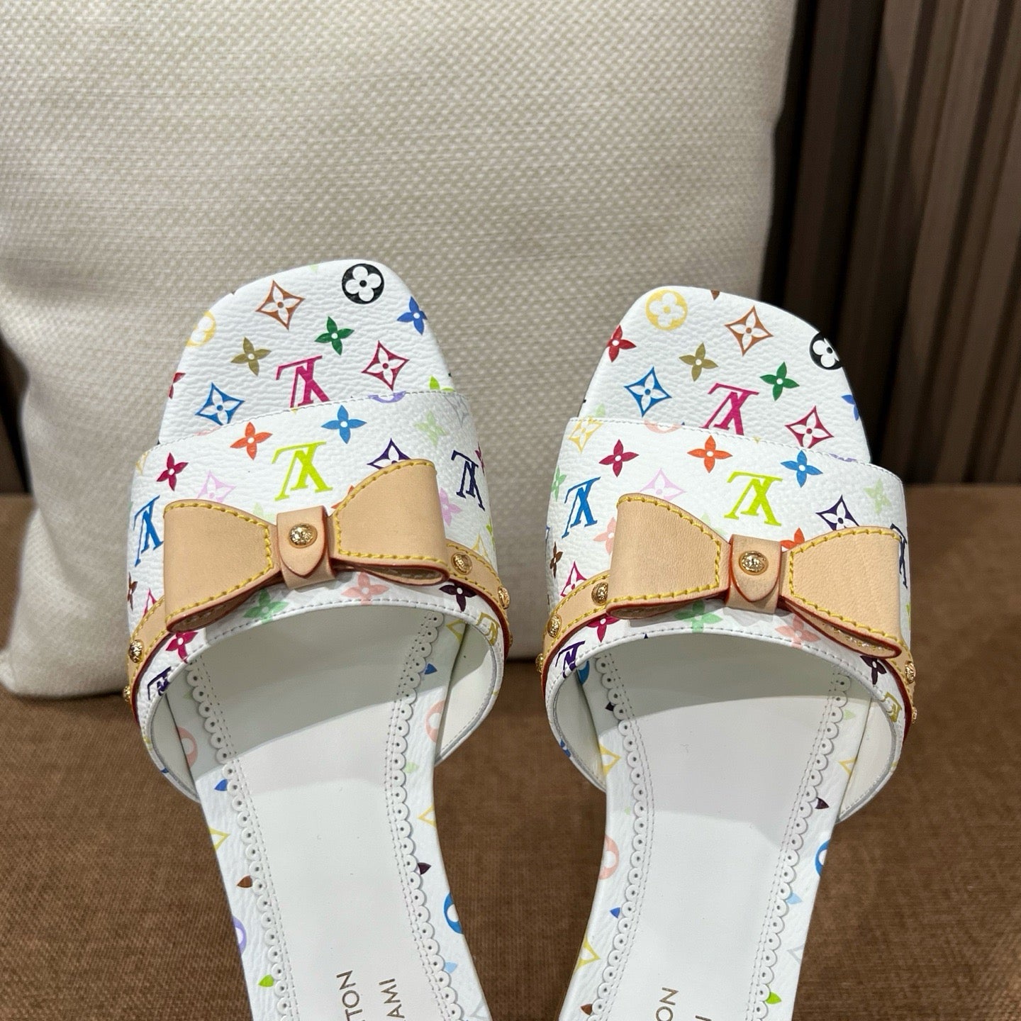 루이비통 X 무라카미 6AM 플랫 뮬