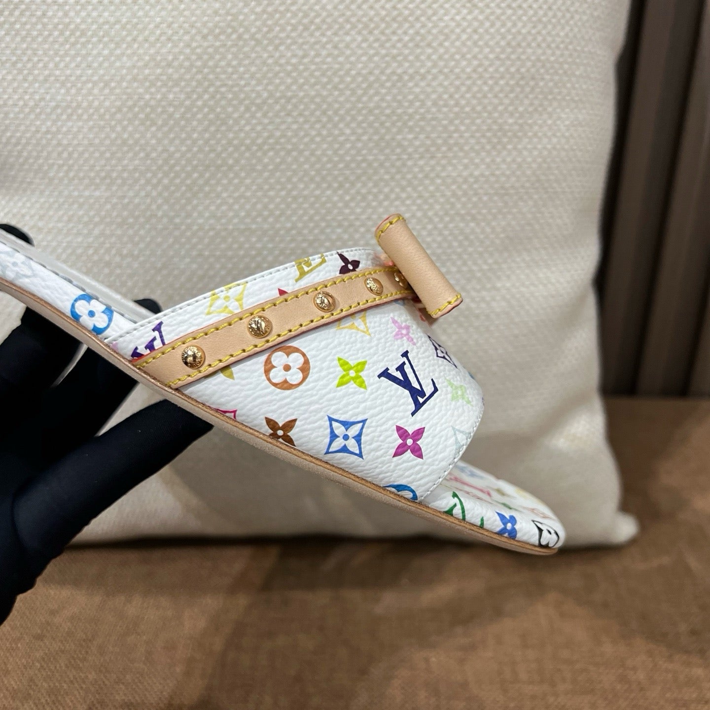 루이비통 X 무라카미 6AM 플랫 뮬