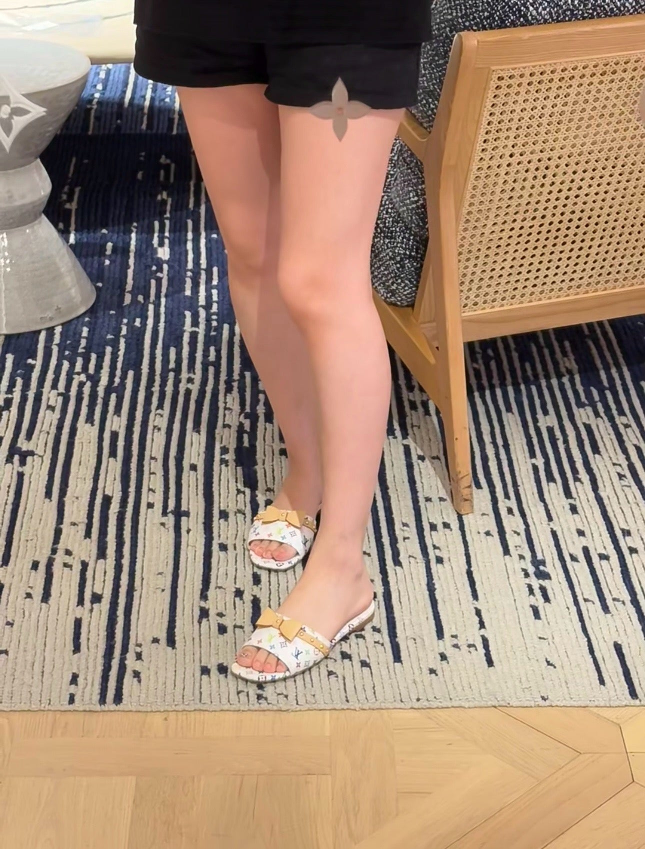 루이비통 X 무라카미 6AM 플랫 뮬