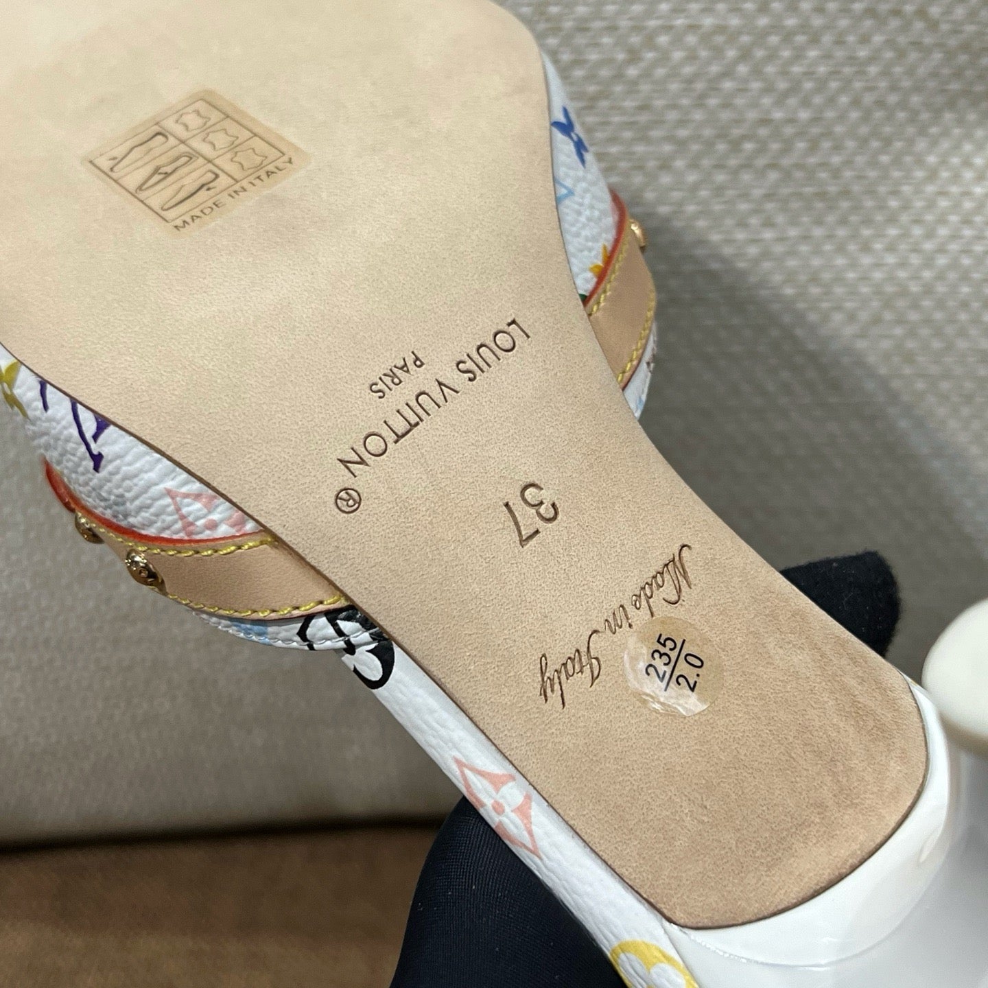 루이비통 X 무라카미 타카시 6AM  펌프스