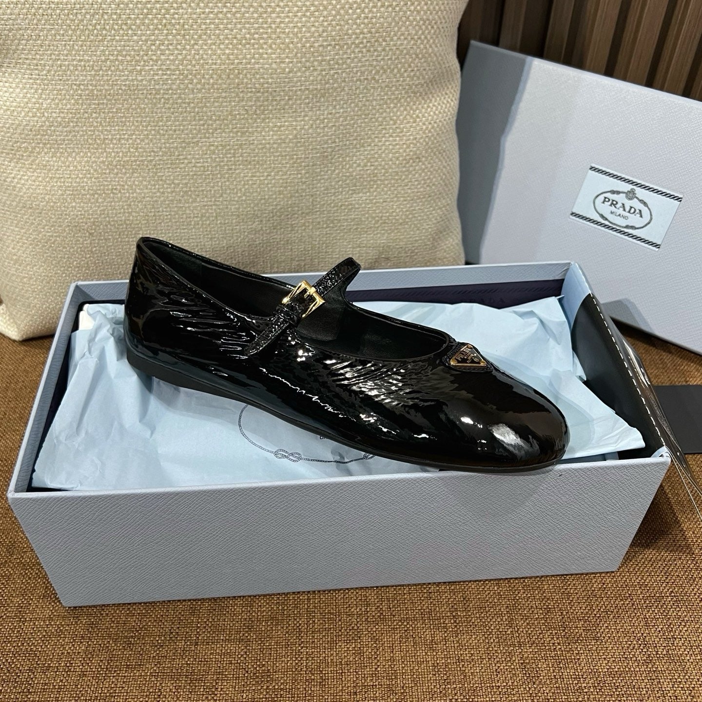 프라다 삼각로고  메리제인 플랫