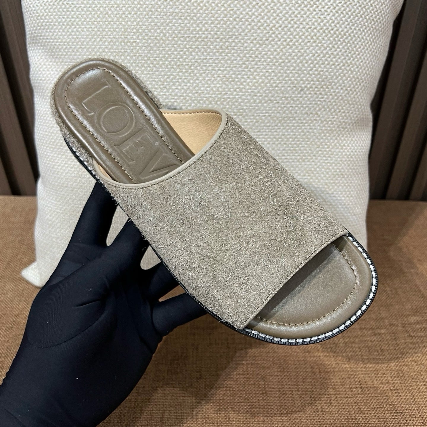 로에베 뮬러 슬라이드