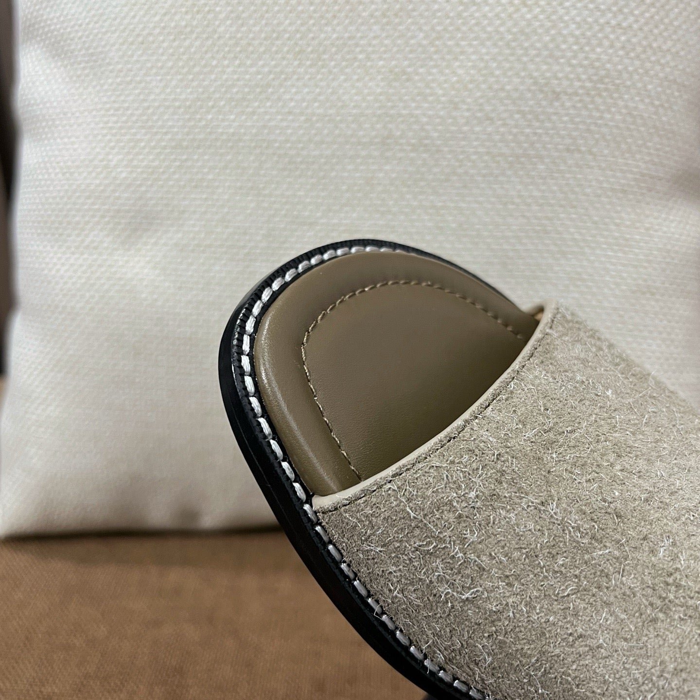 로에베 뮬러 슬라이드