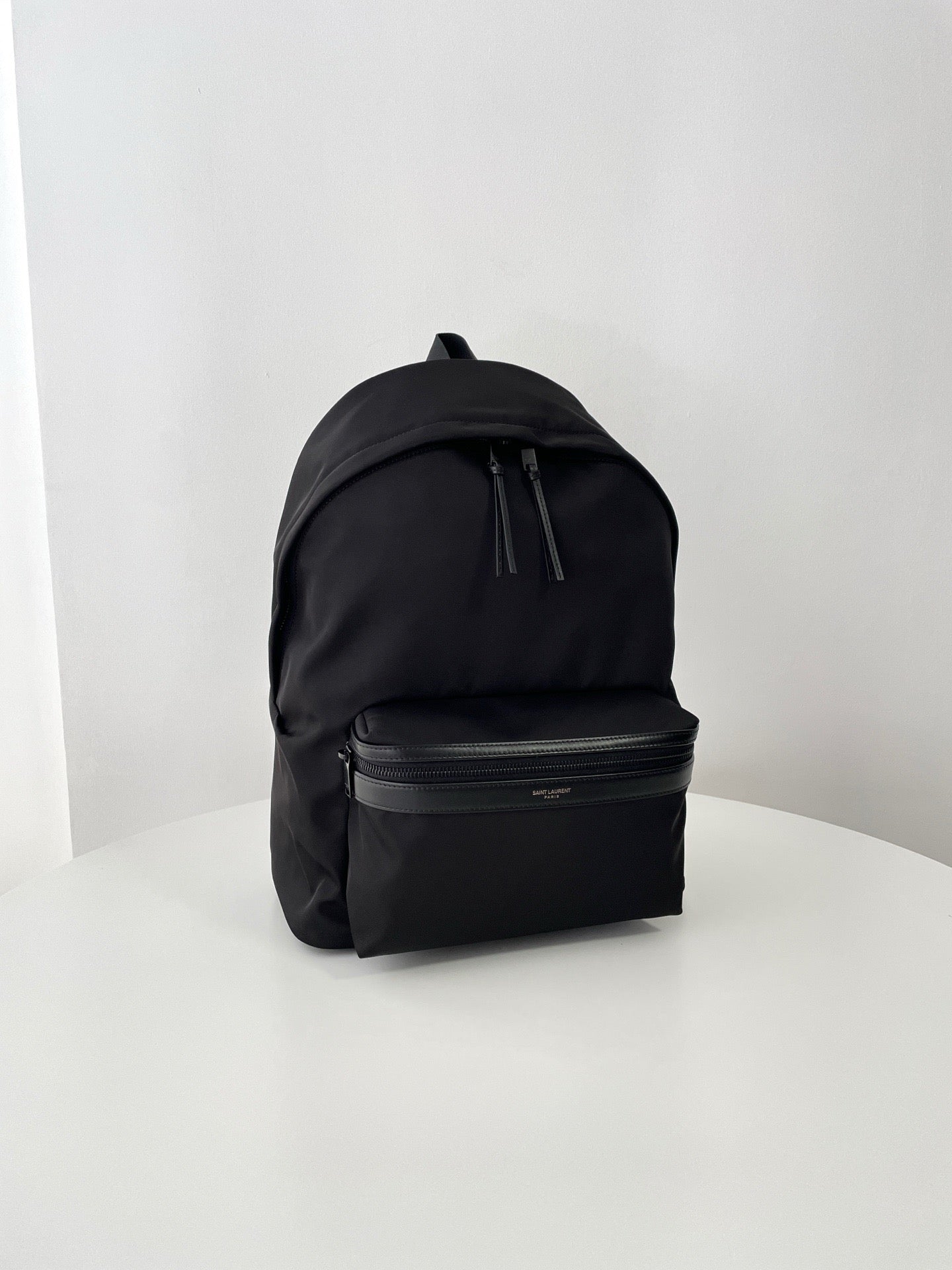 생로랑 씨티 백팩 에코닐