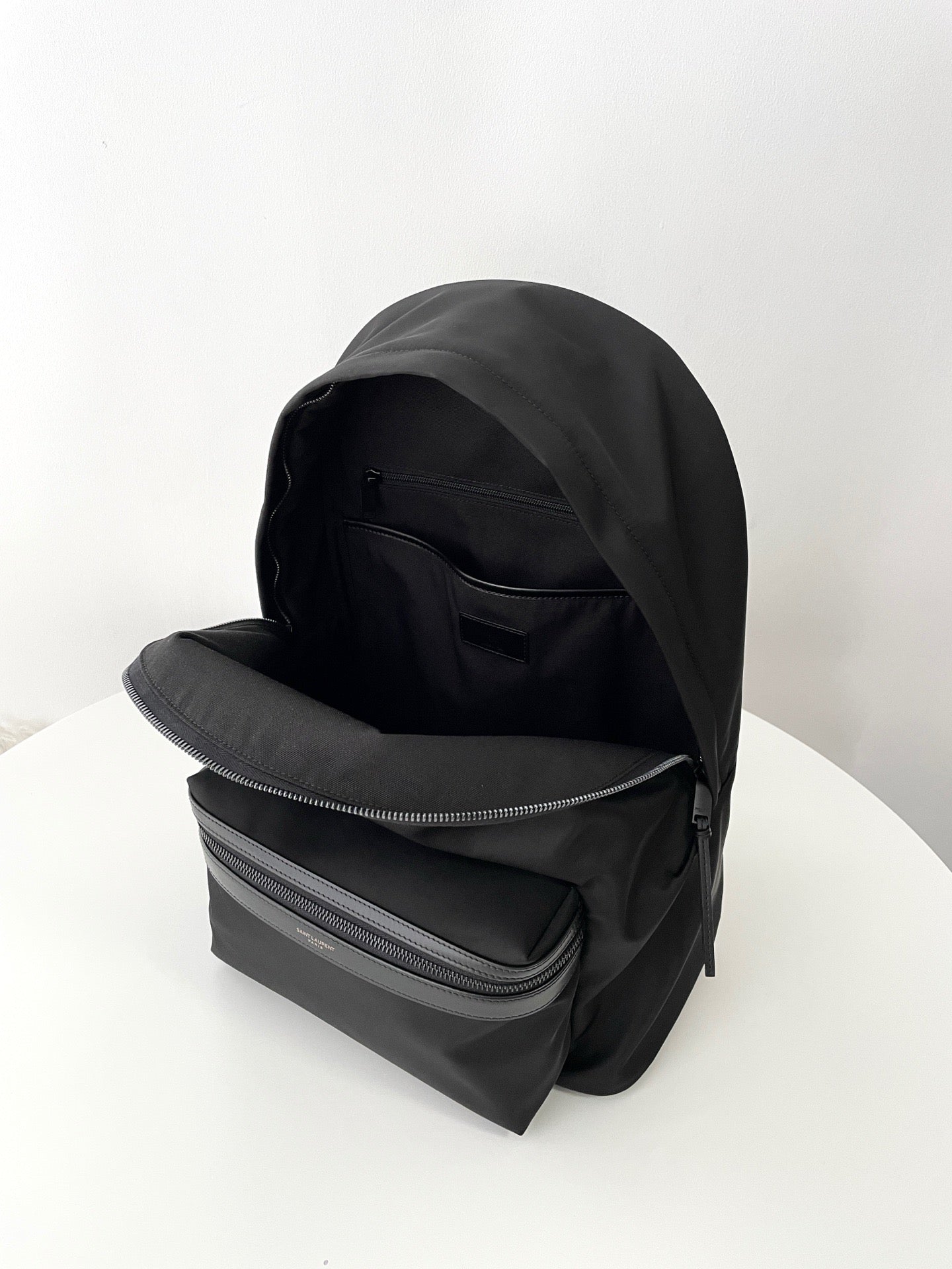 생로랑 씨티 백팩 에코닐