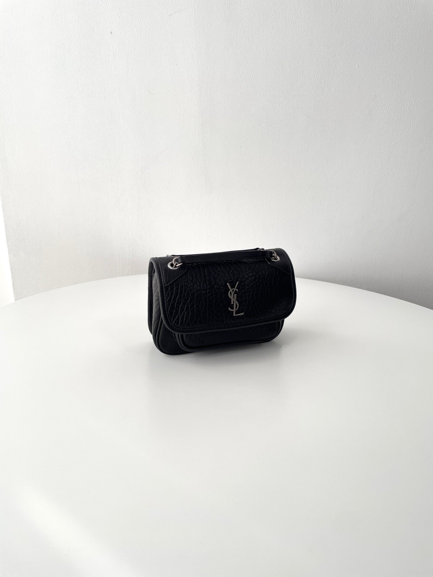 생로랑 니키백 그레인 램스킨 미니