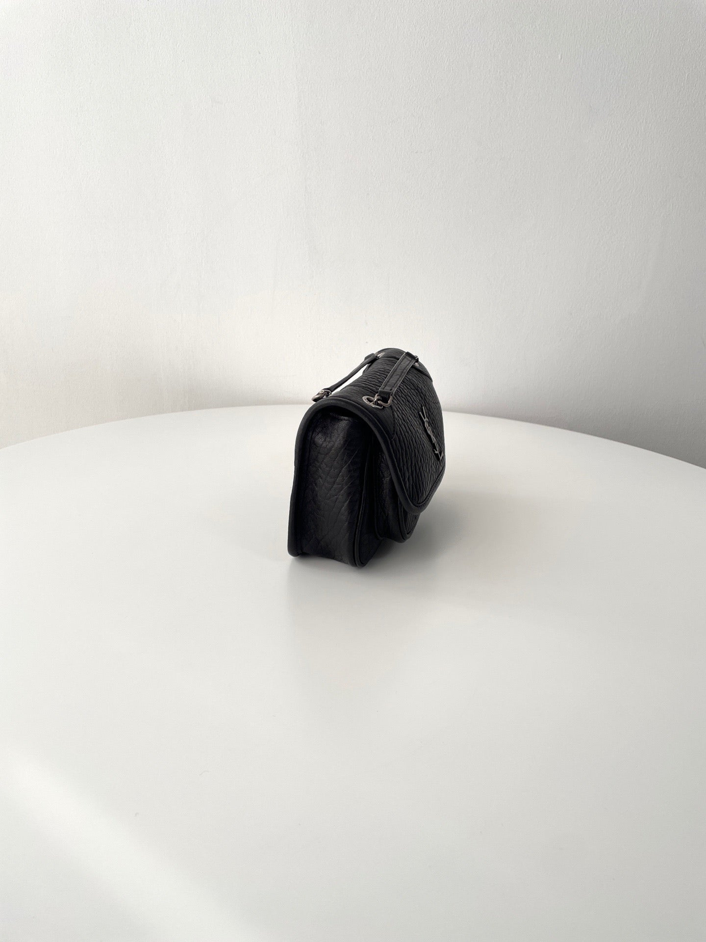 생로랑 니키백 그레인 램스킨 미니